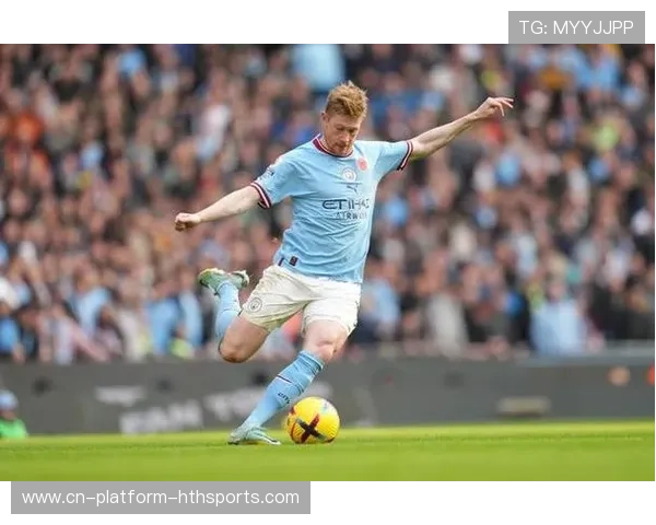 曼城中场直塞打穿，德布劳内一脚穿透球门角落